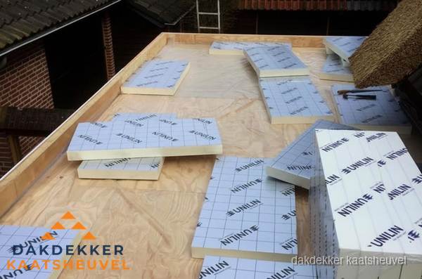 PIR isolatieplaten leggen op plat dak in Kaatsheuvel PIR isolatieplaten leggen op plat dak in Kaatsheuvel