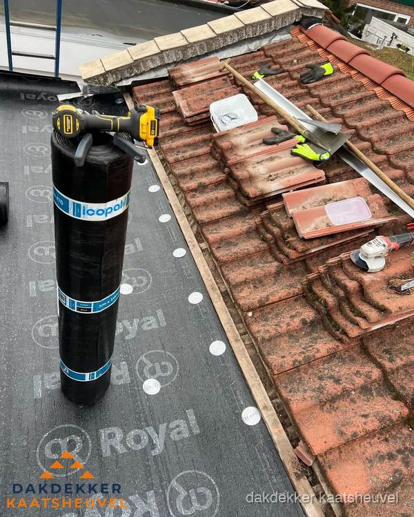 Dakschade herstel: pannendak renovatie in Kaatsheuvel Dakschade herstel: pannendak renovatie in Kaatsheuvel